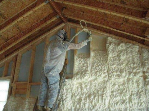 現(xiàn)場發(fā)泡聚氨酯建筑保溫隔熱材料的技術(shù)特點(diǎn)